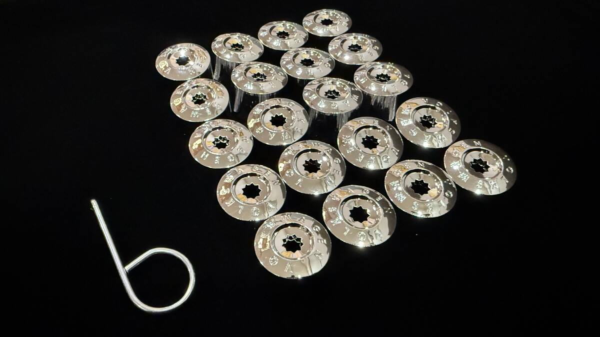 某メーカー 汎用品 ホイールキャップ シルバーメッキ 20キャップ 17mmボルト用 ビートル シャラン など拍卖