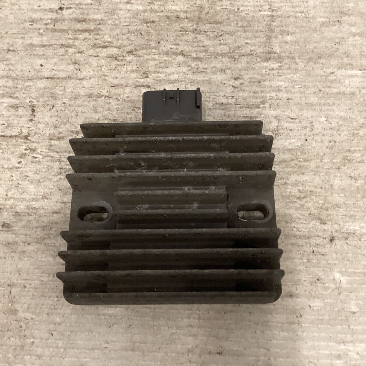 D55-33 ヤマハ マグザム SG17J レギュレーター 動作確認済み 純正部品拍卖