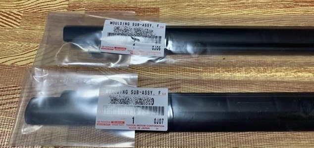 ●新品 未使用●トヨタ 純正品 ヴォクシー ノア 70系 ドアガラス ウェザーストリップ ドアモール 左右 ZRR70拍卖