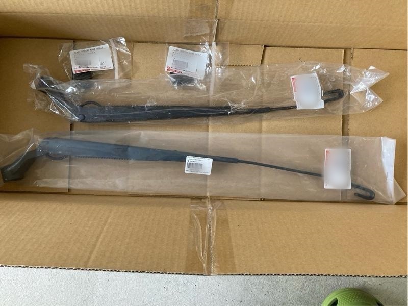 ●新品 未使用●ダイハツ純正 DAIHASTU コペン L880K 純正フロントワイパーアーム 左右セット キャップ・ナット付 リフレッシュ拍卖