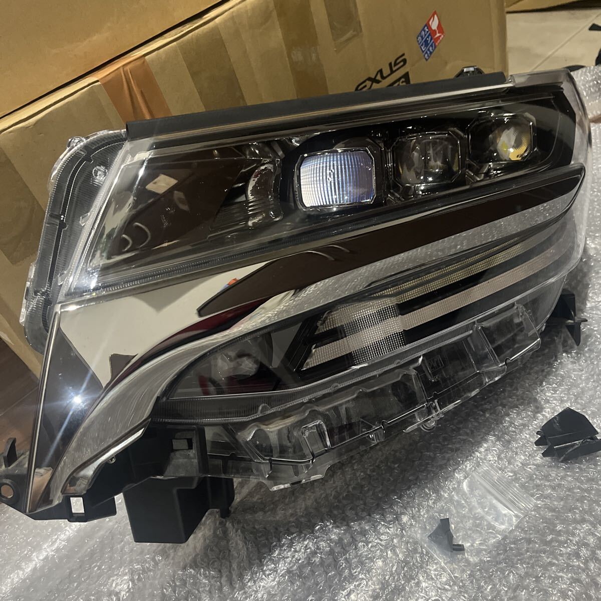 トヨタ純正品 アルファード 30系 後期 3眼 LED ヘッドライト 刻印【ナ】 左 81150-58721/81185-58721/81185-V2270拍卖