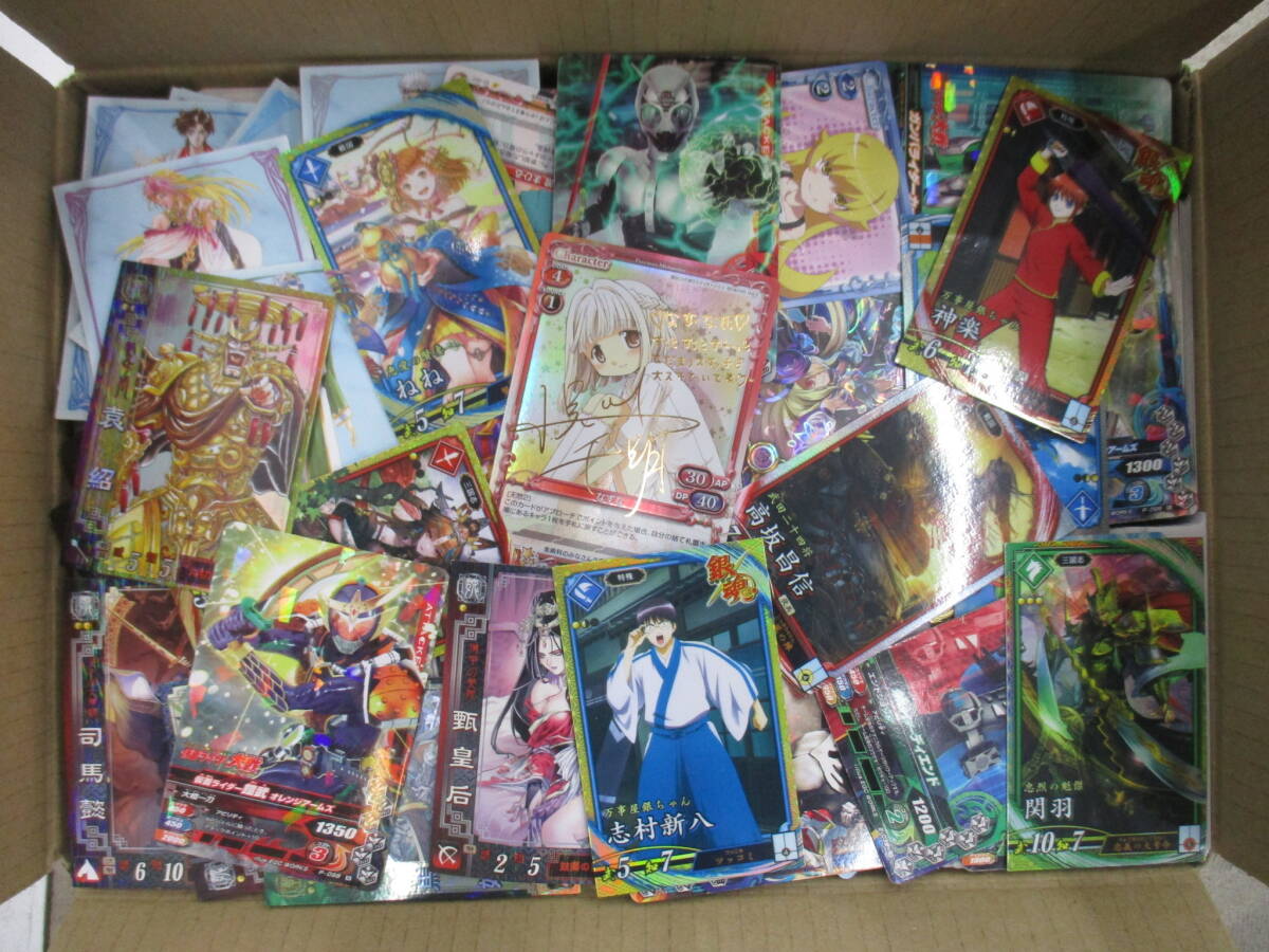 K1106-4A/ トレーディングカード トレカ 大量 まとめ 約3kg以上 三国志 ナルト 銀魂 ひだまりスケッチ 仮面ライダー 等拍卖