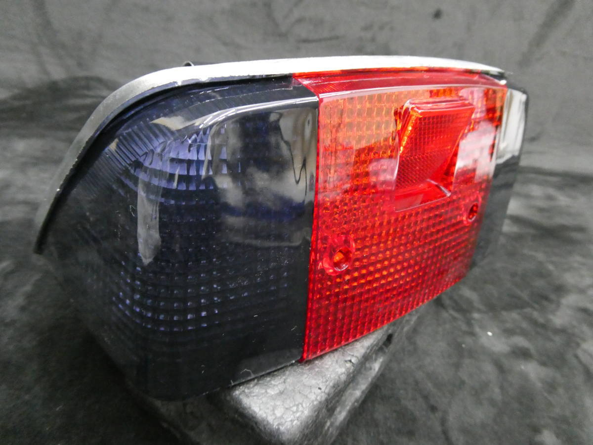 【送料無料】 CBX400F テールランプ 黒赤/ CBX550FスモークNC07ブラックPC04ユニット テールランプ メッキ レンズ ジェイドXJR400拍卖