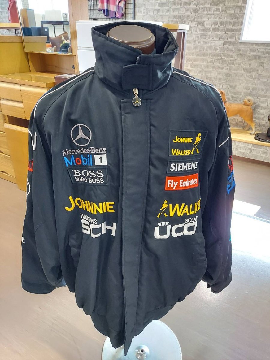 マクラーレンメルセデスベンツ ジョニーウオーカー シーメンス ヒューゴボス等刺繍多数の中綿入りのジャケット XXL拍卖