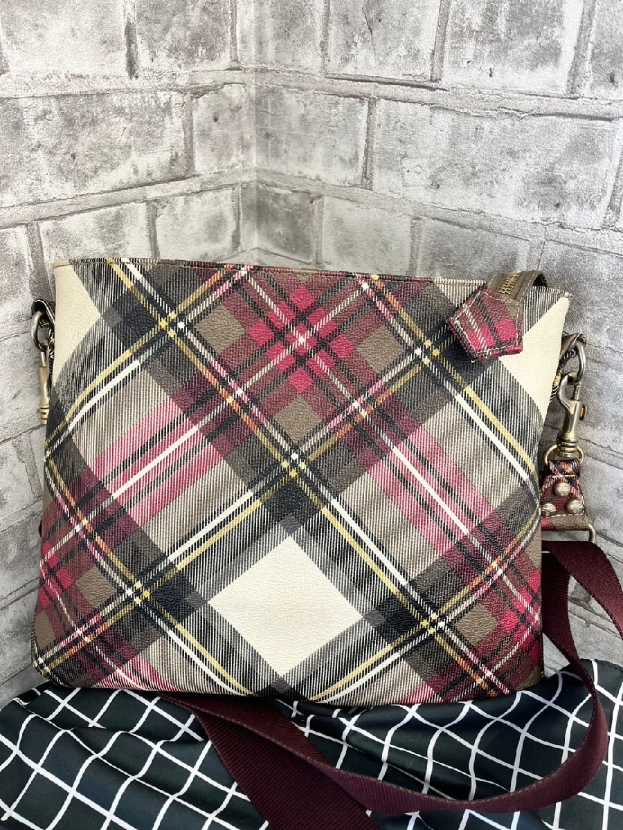 Vivienne Westwood ヴィヴィアンウェストウッド ショルダーバッグ タータンチェック柄 PVC 斜め掛け 赤系 チェック拍卖
