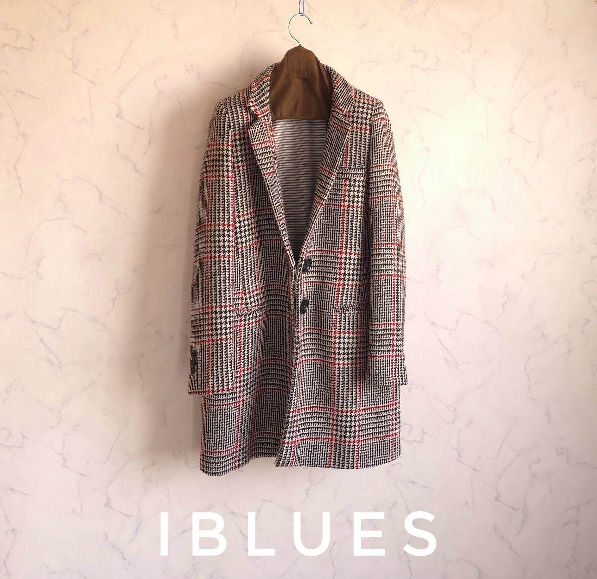 超高級 希少 Maxmara 一級品モダンコート iblues イブルース マックスマーラ 洗練されたデザイン ロゴ入りボタン拍卖