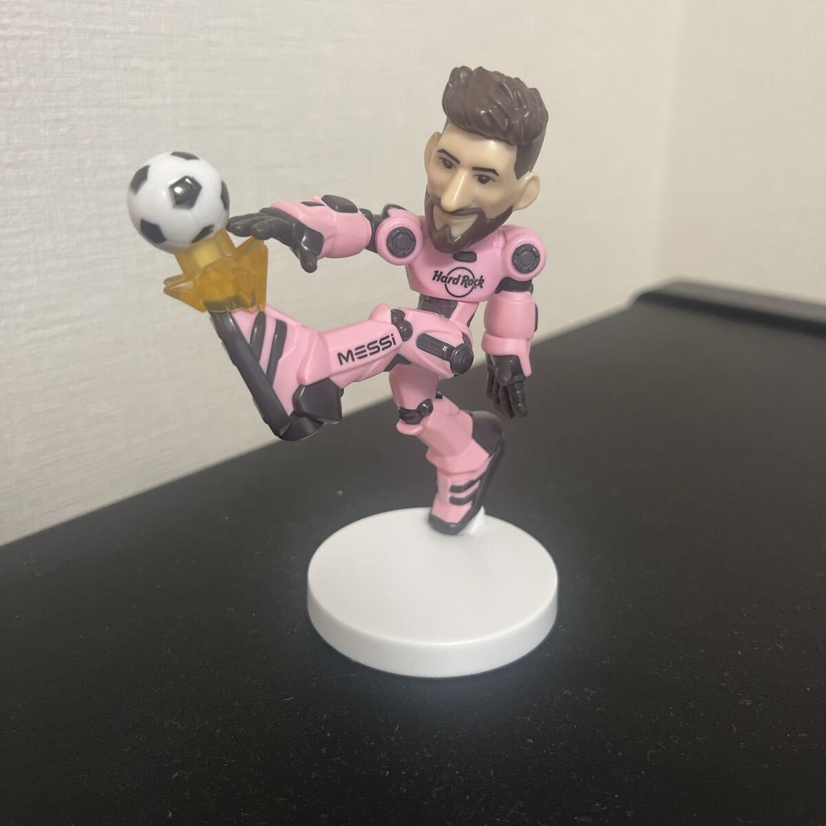 ハードロックカフェ限定 メッシ フィギュア サッカーボール付き拍卖