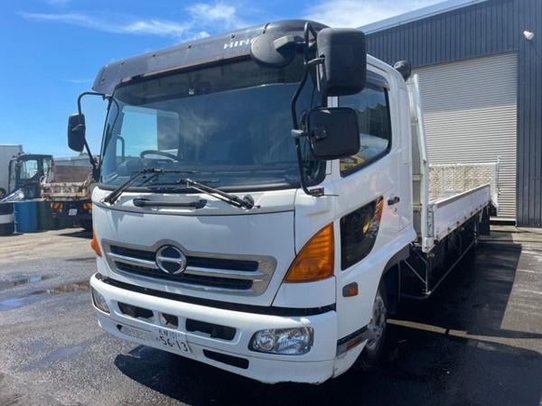 レンジャー 2.35tワイドロング搬送車 ベット付 Bカメラ フル装備 6MT拍卖