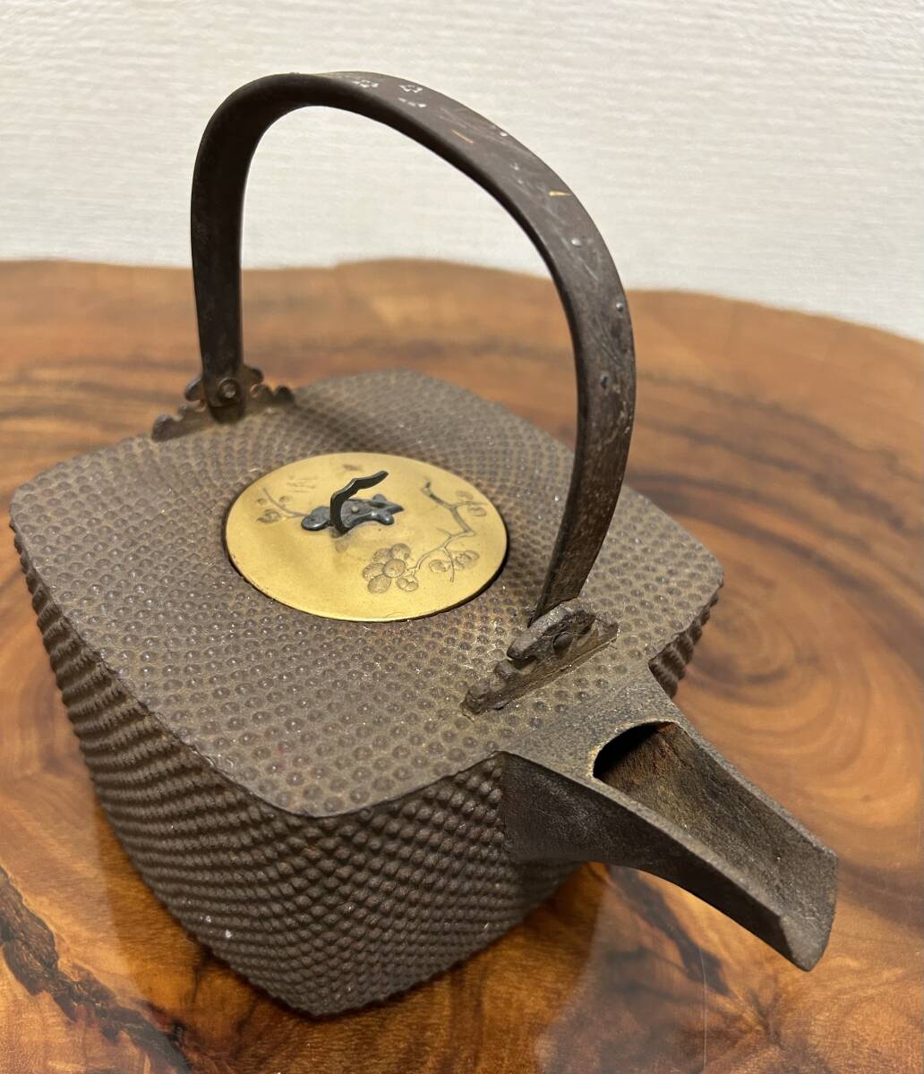 【金工作品】銚子/鉄瓶/霞模様/金蓋/職人技/宮廷行事/酒器/祝宴/時代物/明治時代~/状態良好/骨董/古美術/拍卖