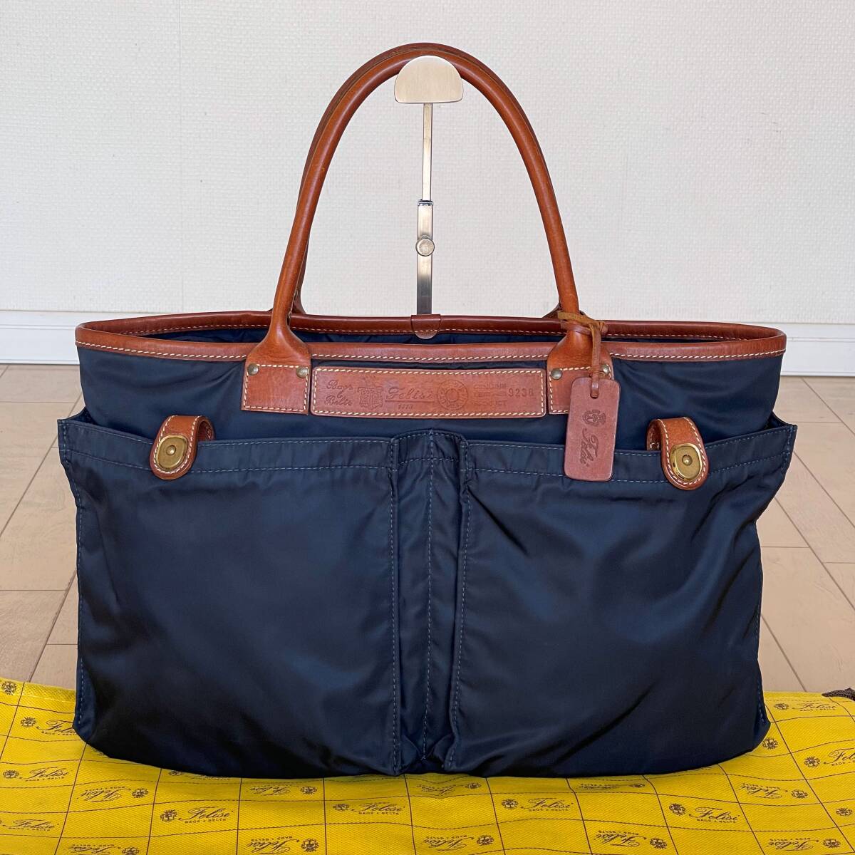 【美品・定価101,200円】Felisi フェリージ 9236/ds ネイビー拍卖