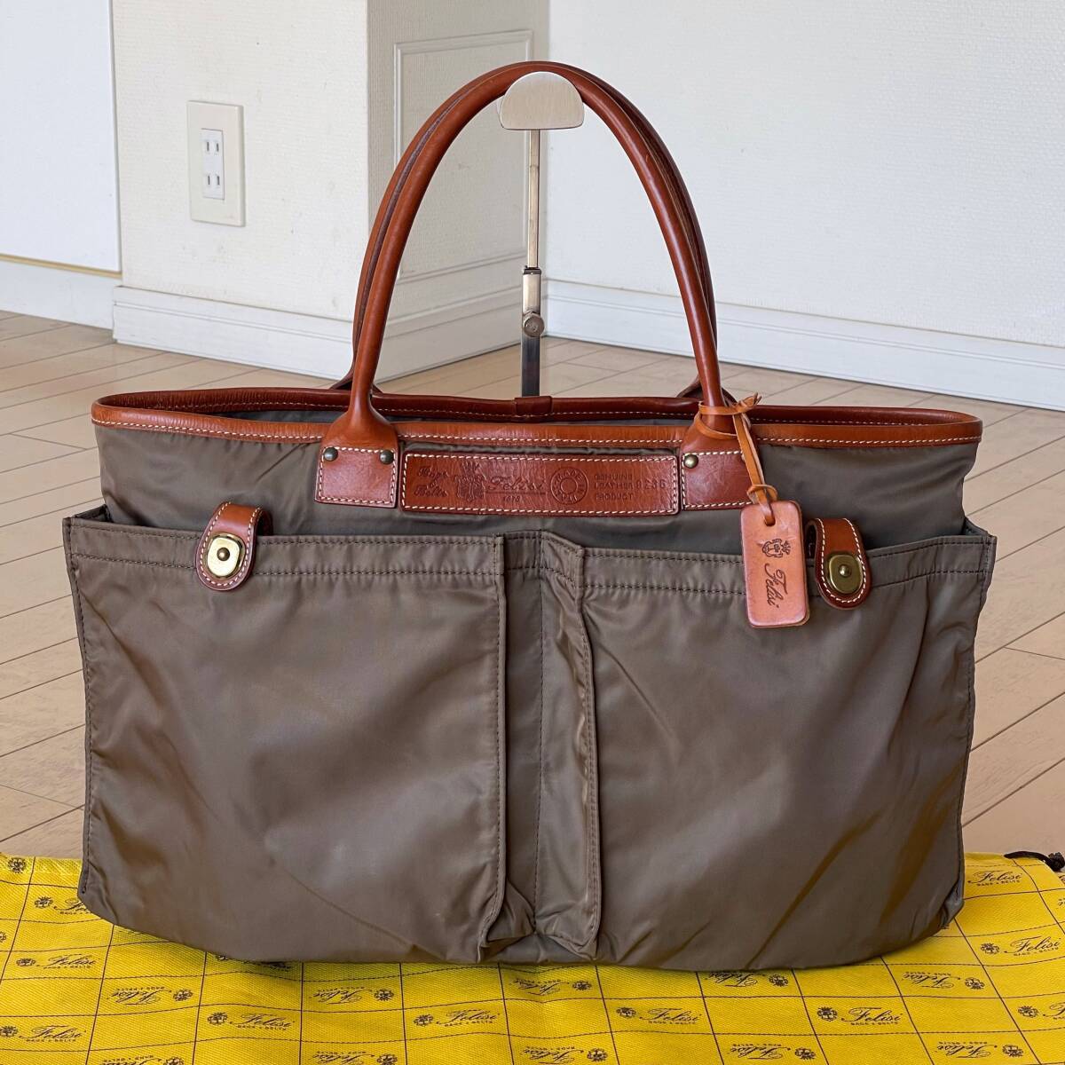 【美品・定価101,200円】Felisi フェリージ 9236/ds トルトラ拍卖