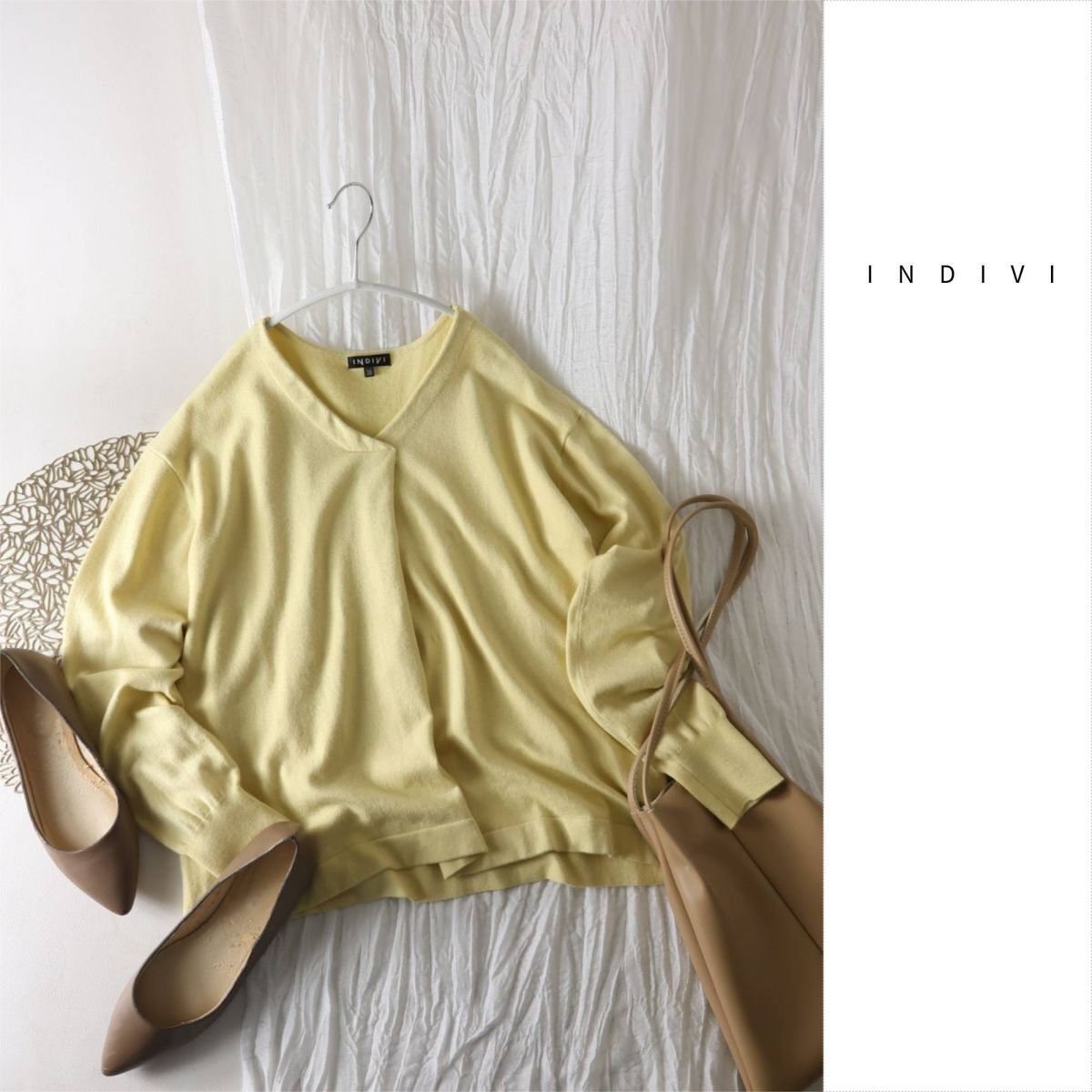 インディヴィ INDIVI☆洗える シルクカシミヤ混 フロントタック Vネックニット 38サイズ☆A-O 5976拍卖