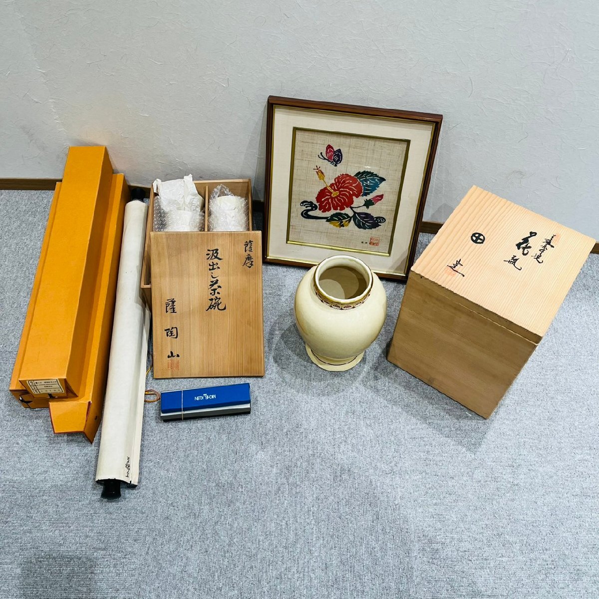 【YST33804】1円~ 雑貨まとめ 掛軸 花瓶 陶器 美術品 焼物 真作 ボールペン PARKER パーカー コレクション コレクター品 ※箱破損あり拍卖
