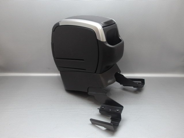 中古 トヨタ ヴィッツ KSP130 純正オプション センターコンソール 小物入れ (棚6778-D209)拍卖