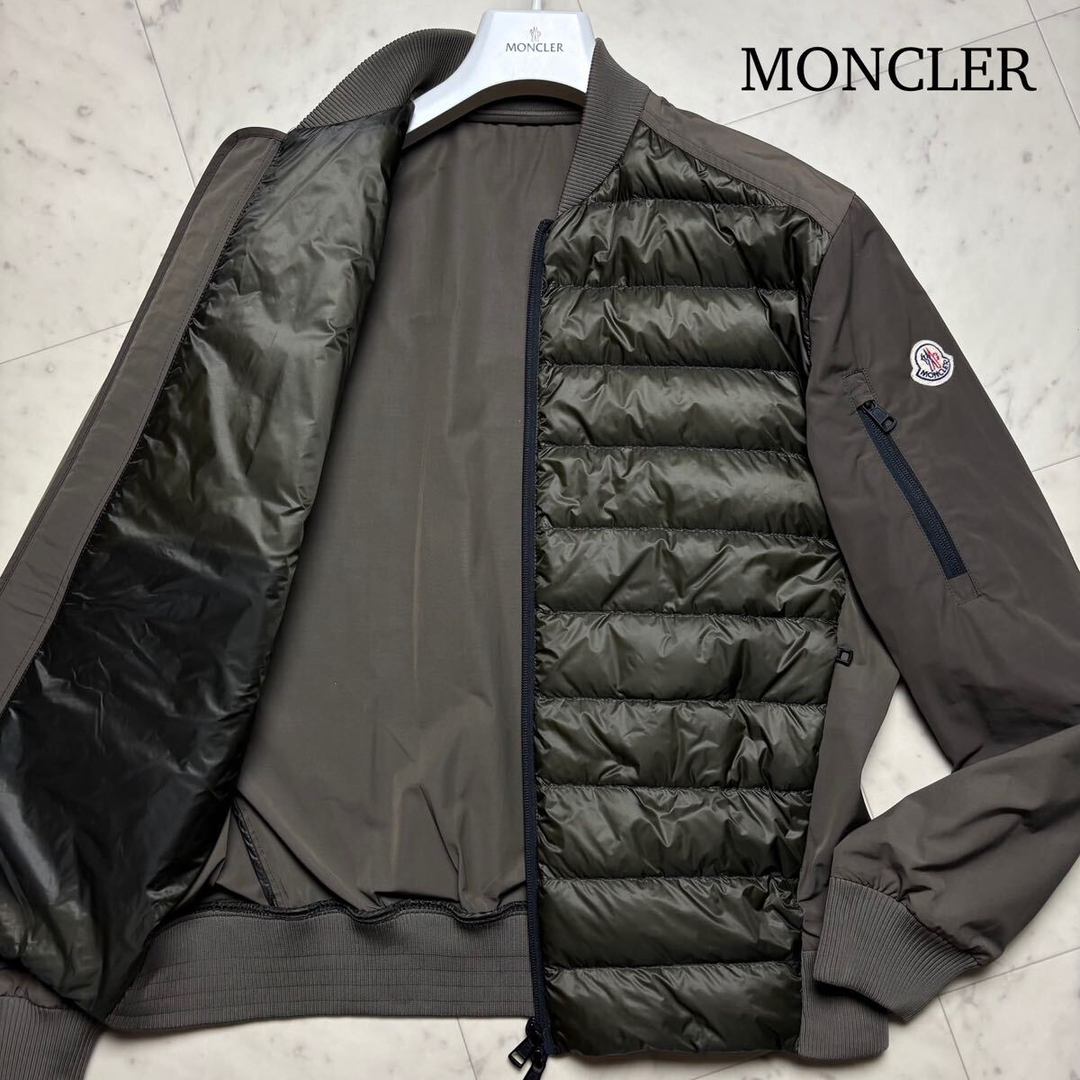 美品★ MONCLER モンクレール ARIEGE ハイブリッド ダウンジャケット 切替 ブルゾン アウター Mサイズ ロゴワッペン Wジップ カーキ メンズ拍卖