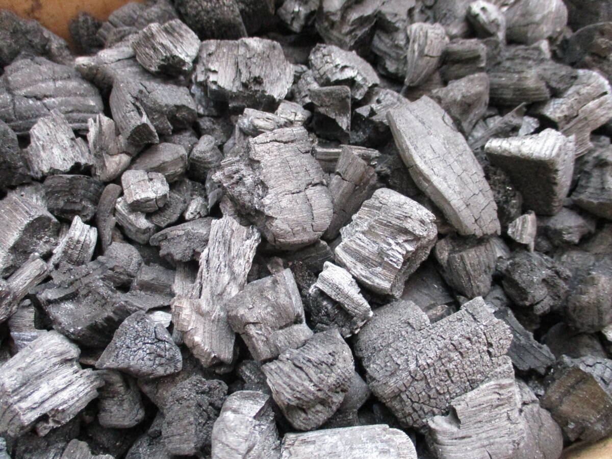 発送または直接引取・岐阜県関市◆消し炭 中粒~大粒 30kgの米袋入り拍卖