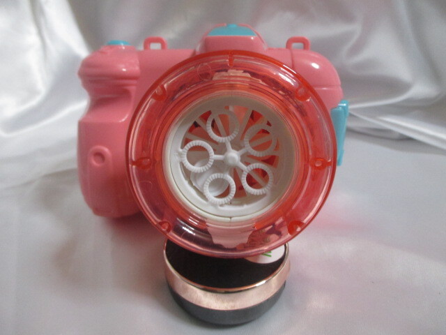 2カメラ型ファン 横幅13.5×縦9センチ 単三の電池3本使用致します。拍卖