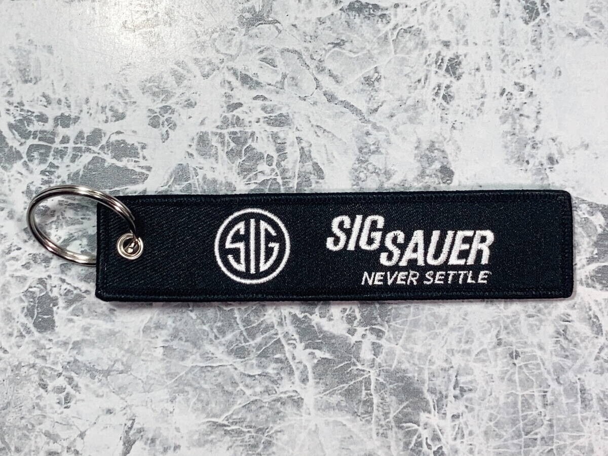 ◆同梱発送可◆「SIG SAUER/シグ ザウエル 刺繍製 ストラップ/キーホルダー」fire_sale 【タグ:ミリタリー、アクセサリー】拍卖