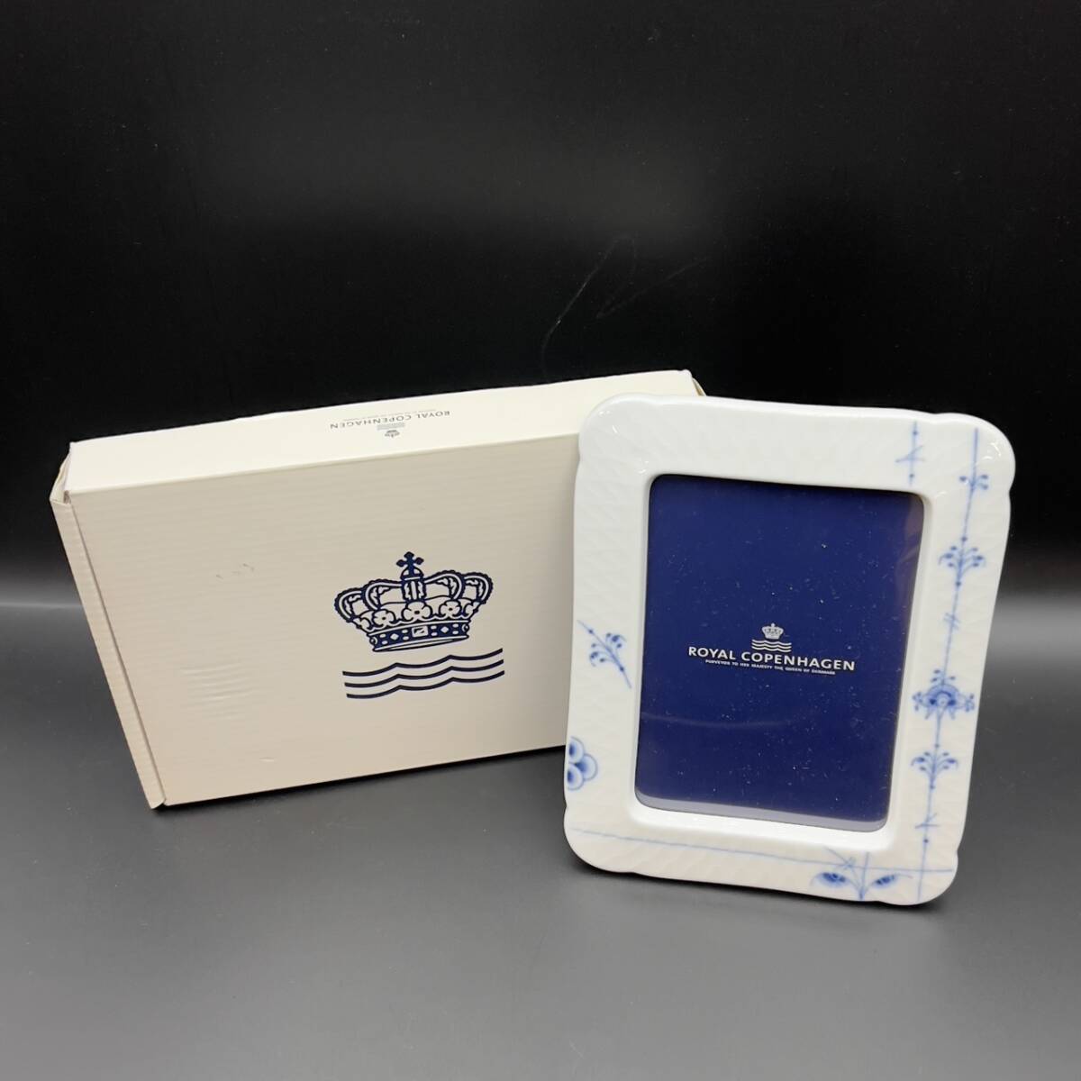 25広/B003288-2/MK3000/S121-306/【名古屋】Royal Copenhagen BLUE PALMETTE ロイヤル コペンハーゲン ブルーパルメッテ フォトフレーム拍卖