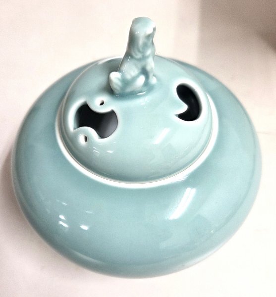宮内庁御用達 深川製磁 香炉 青磁 5号 共箱付き拍卖