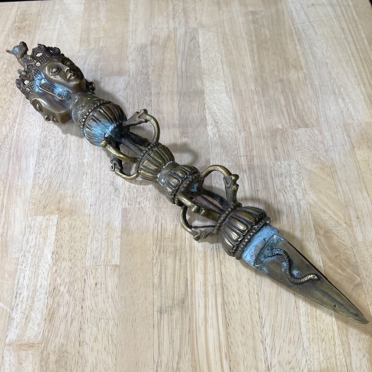 密教法具 金剛杵 ヴァジュラ お守り 五鈷杵 風水2 法器 仏具 唐物 プルパ キーラ 古美術 魔法の矢 3面 銅製 / 時代物/ お守り拍卖