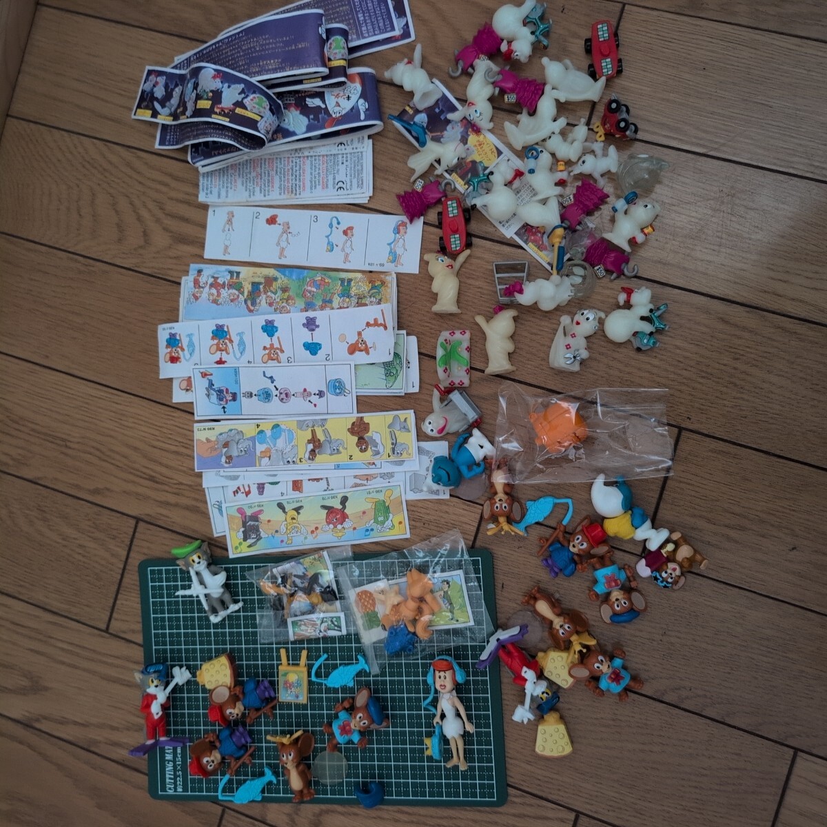 キンダーサプライズ ミニフィギュア トムとジェリー おばけ 蓄光 夜光 アメトイ アメ雑 食玩 チョコエッグ まとめセット まとめ売り拍卖