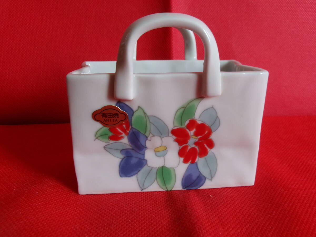 未使用品 有田焼 バッグ型 小物入れ 花瓶 置物 椿柄拍卖