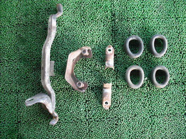 『B283』MS112 5M-GEU 5MGEU クラウン ロイヤルサルーン マフラー フックゴム ステー マウント 932p 鬼クラ セダン ベンチシート 拍卖