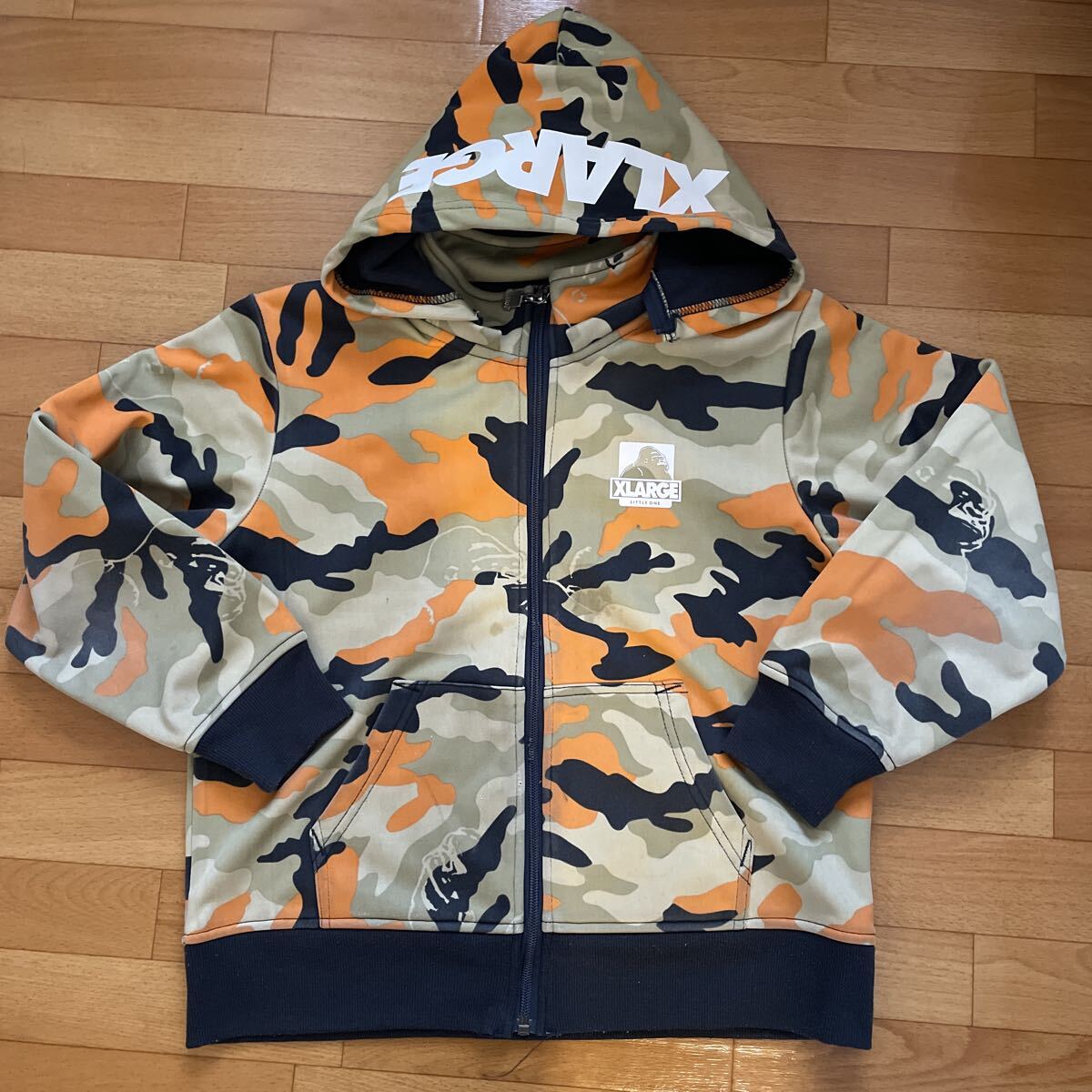 XLARGE キッズ 迷彩ブルゾン 140センチ拍卖