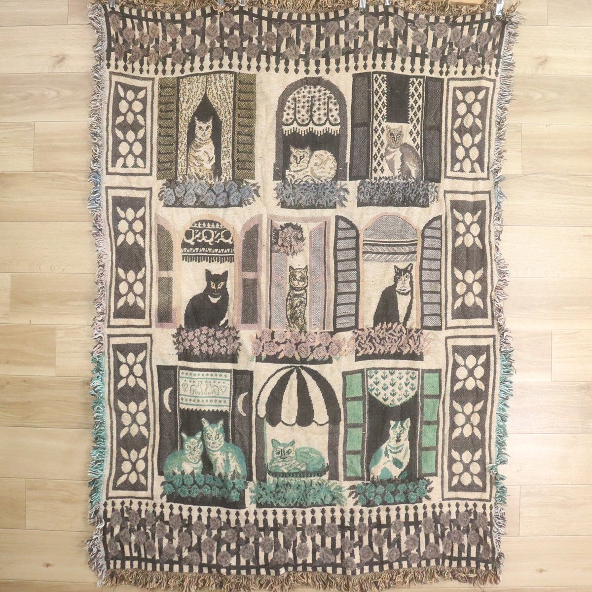 =1-15 I/O10.9-4 猫 キャット 猫マンション クラシック調 ラグ マット カーペット ブランケット タペストリー インテリア雑貨拍卖