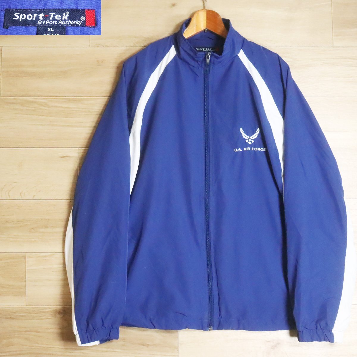 C2S/R4.29-4 Sport Tek BY Port Authority トレーニングジャケット U.S. AIR FORCE 刺繍 アメリカ空軍 ウィンドブレーカー XLサイズ拍卖