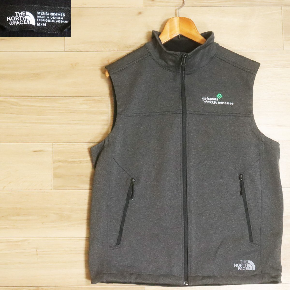 @6K/R6.9-9 THE NORTH FACE ノースフェイス ソフトシェルベスト アウトドア ジップアップベスト 刺繍 ワンポイント メンズ M拍卖
