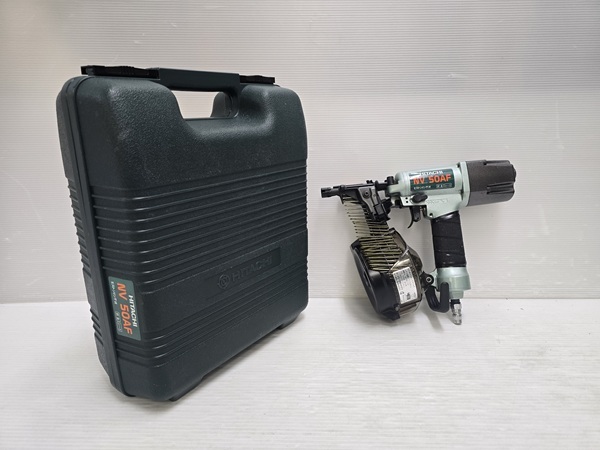 【動作未確認・現状品】 日立工機 HITACHI 50mm ピストンリング式 ベビ釘打機 NV 50AF 収納ケース付き ○YR-19534○拍卖