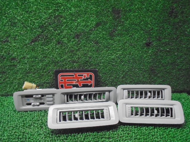 2ER5650AC3右 ) トヨタ ヴォクシー ZRR70W/ZRR75W 後期型 純正リアエアコンルーバーセット 拍卖