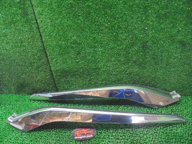 2EI6181IA3 ) 日産 セレナ ハイウェイスターVセレクション FC26/FNC26 純正ヘッドライト下部メッキガーニッシュ左右セット 622571VF0A拍卖