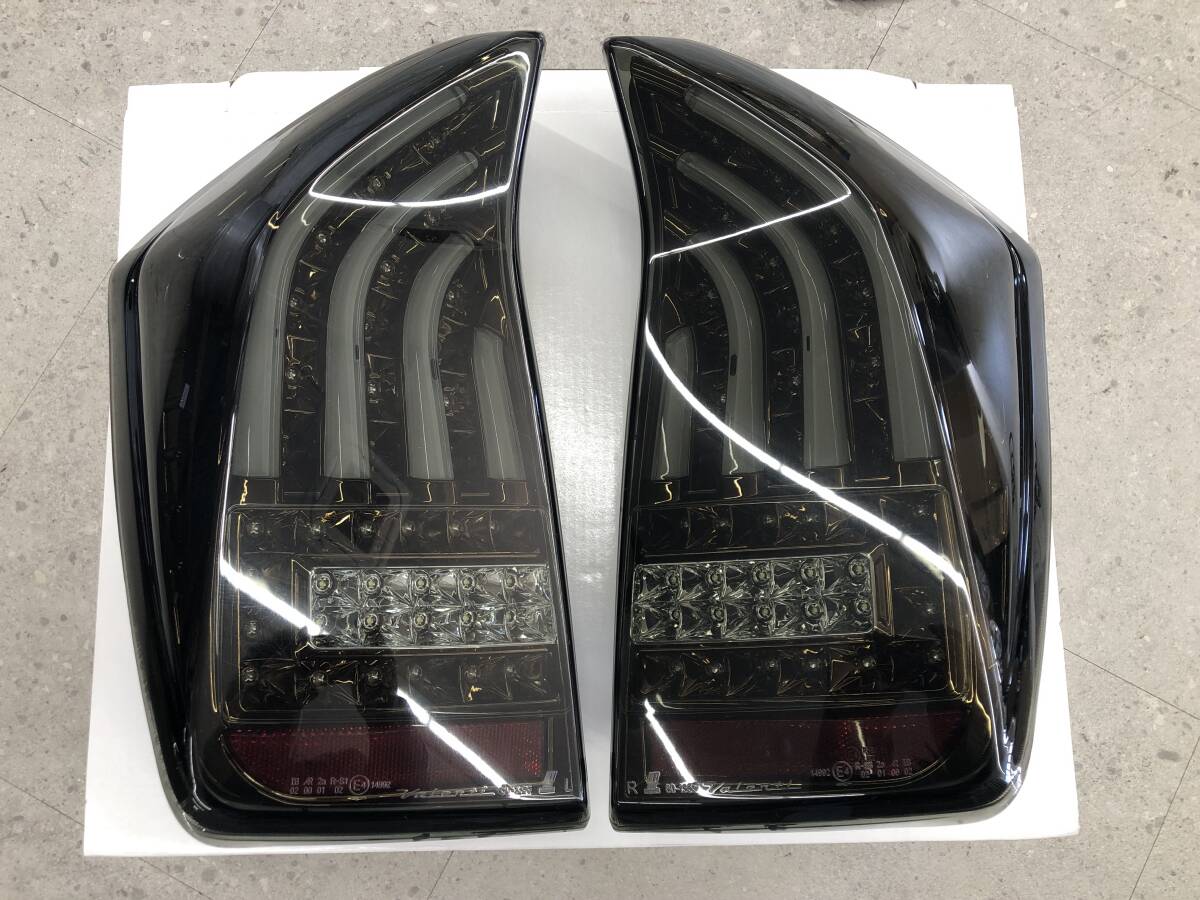 ★□2511-28 美品!30系 プリウス 前期 後期 ヴァレンティ LED テールライト テールランプ ライトスモーク TT30PRI-SB-2 60-1355拍卖