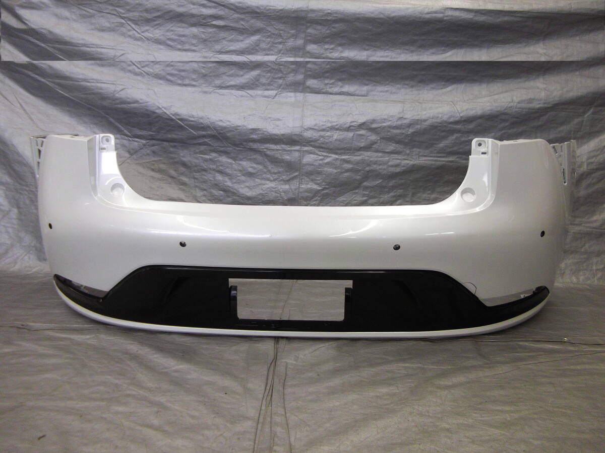 ★●2511-O6LL ZVW60 MXWH60 60系 プリウス 純正 リアバンパー 下部付 パール 089 219 ソナー穴あり拍卖