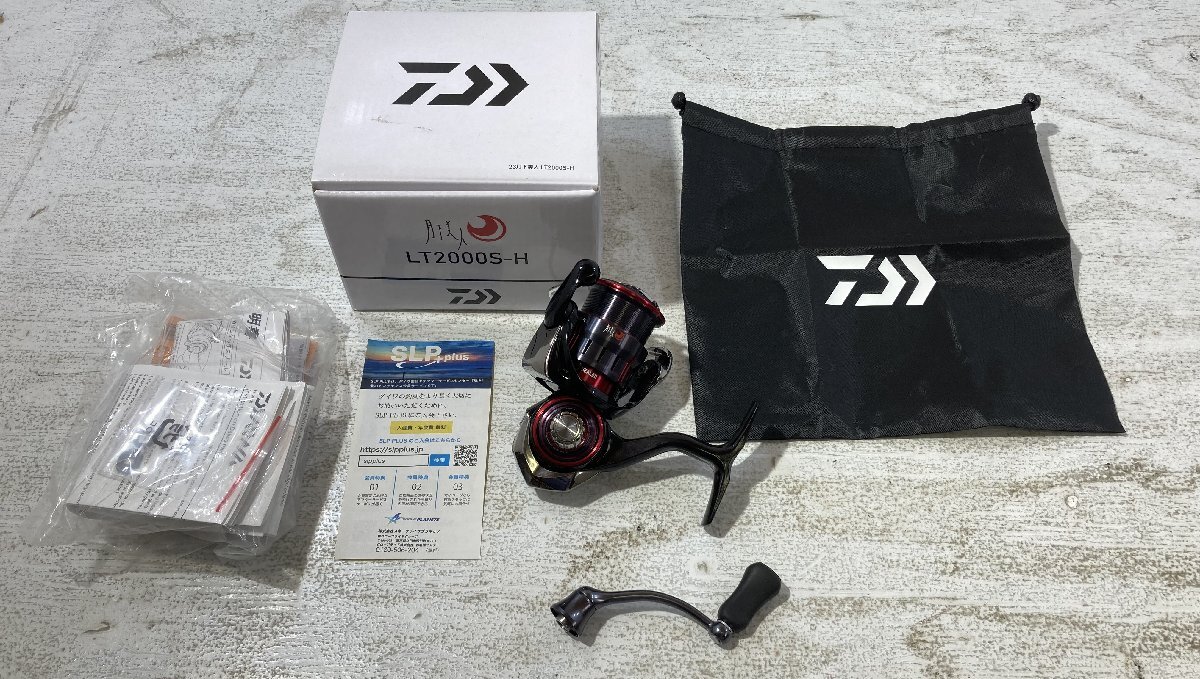 【紫波73-01-1104】【中古/60】ダイワ 23月下美人 LT2000S-H 00061163 スピニングリール拍卖
