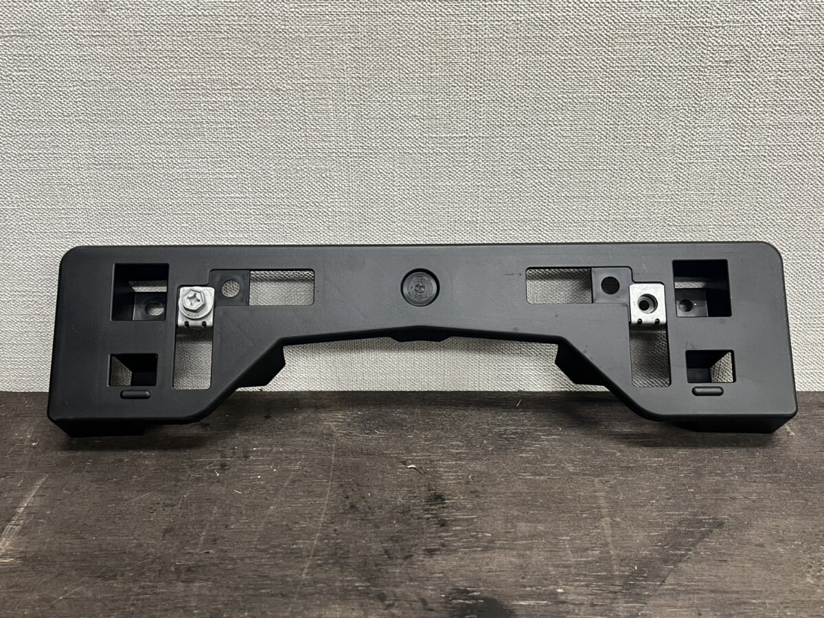 新車外し トヨタ純正 MXUA80 80系 ハリアーナンバープレート ライセンスプレー 52114-48540 拍卖