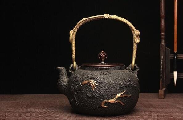 新入荷◆鉄器綺麗☆茶壺☆手彫り鉄壺 鉄やかん 鉄分補給 鉄器茶道具拍卖