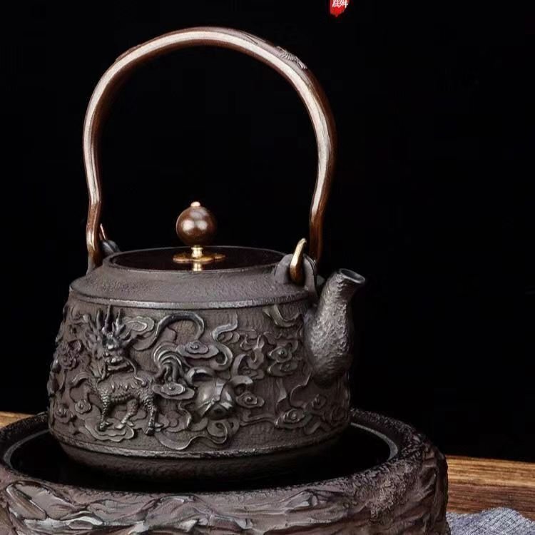 高品質/綺麗☆麒麟☆手彫り鉄壺 鉄やかん 鉄分補給 未塗装鉄器◆鉄器◆ 茶道具拍卖