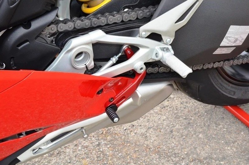 【国内在庫】DUCABIKE ドゥカバイク シフトペダル 赤 レッド ドゥカティ PANIGALE V4 / S / R / STREETFIGHTER V4 / S 他 ★拍卖