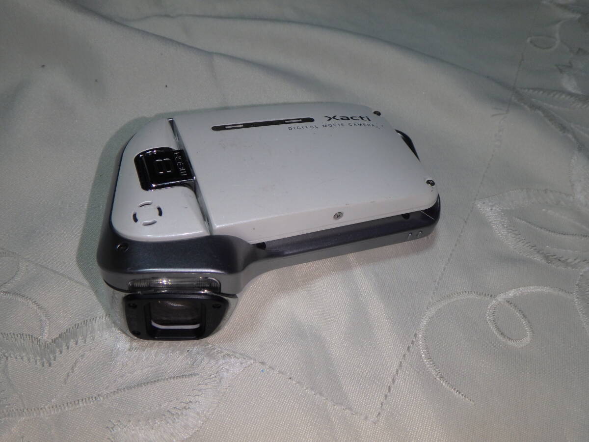 送料無料 動作品 SANYO DMX-CA8 ビデオカメラ 拍卖