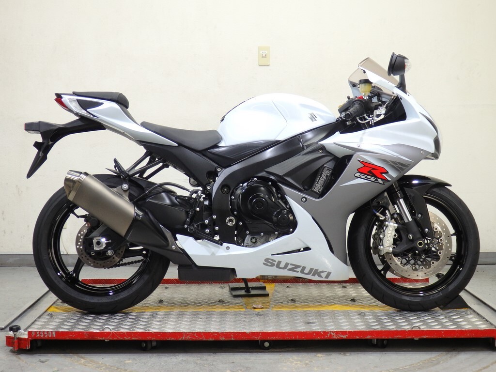 【72325】 GSX-R600 徹底した軽量化とレースと共に進化した走り26,239km拍卖