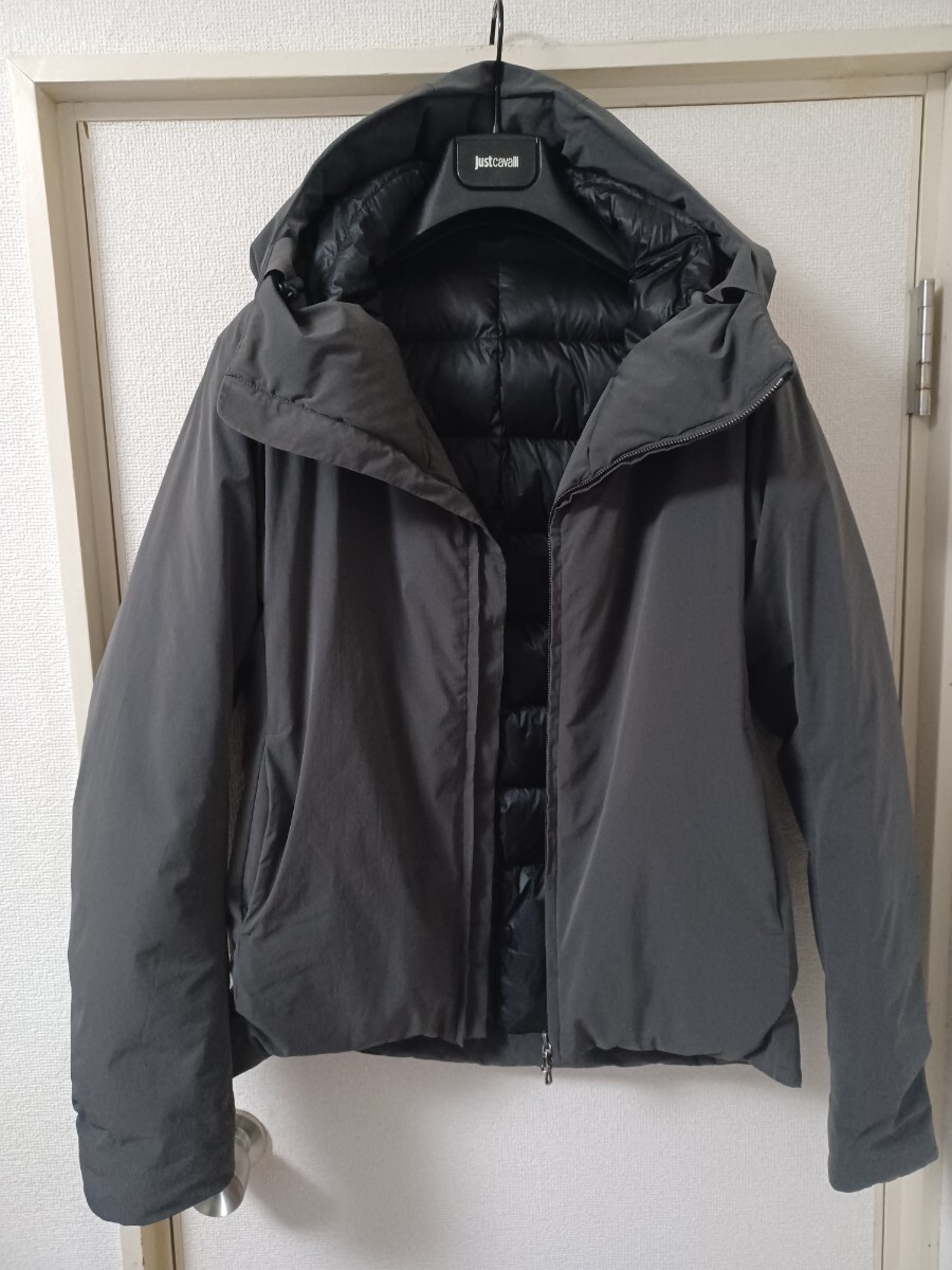 アタッチメント グレー ダウンジャケット 3拍卖