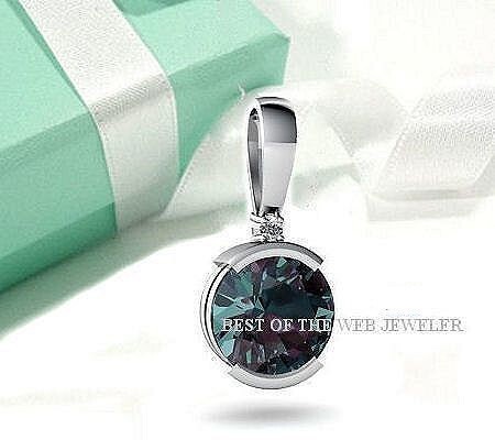 【光によって色が変わる不思議な宝石】 / 4.1ct / アレキサンドライト ★ / 素敵!!/ カラーチェンジ / ネックレス - BOX付!拍卖