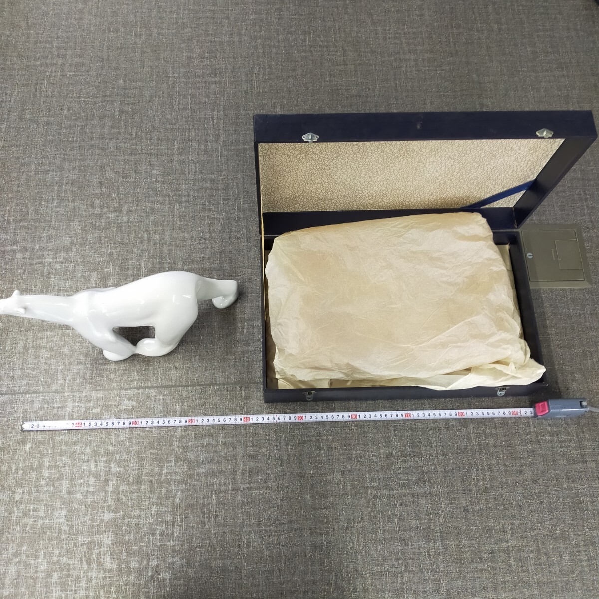 す3670 置物 ヴィンテージ 陶器 しろくま 在銘 元箱付 ホッキョクグマ 白熊 シロクマ アンティーク オブジェ 検)フィギュリン拍卖