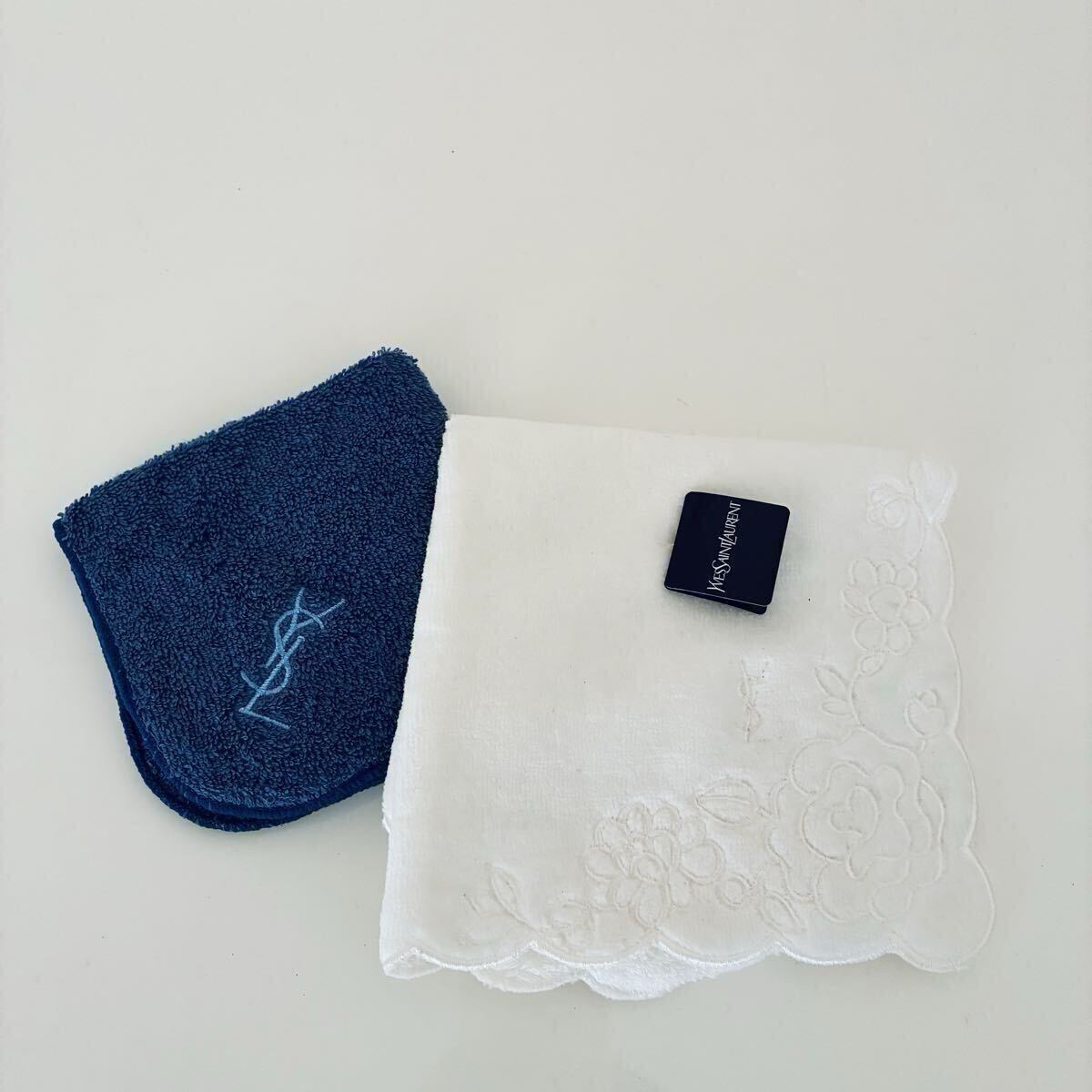 イヴサンローラン タオルハンカチ 2枚セット ブルー&ホワイト ロゴ刺繍拍卖