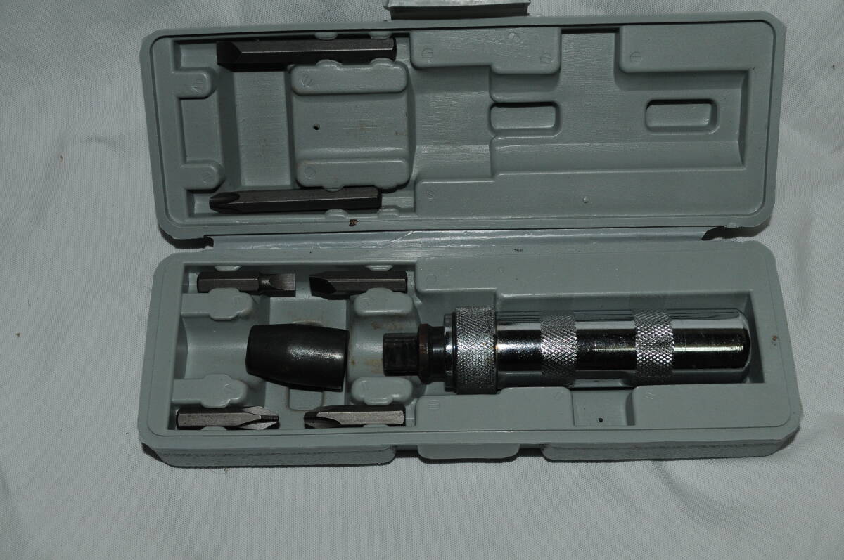 ショックドライバー 工具 綺麗 ケース付き拍卖