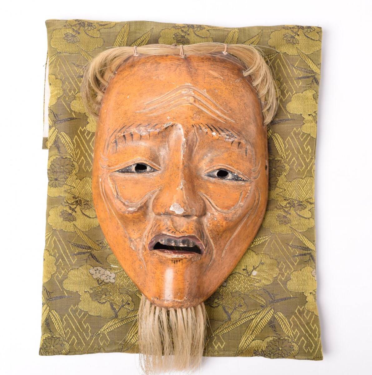 【 能面 小尉 江戸時代 伝世の風格を宿す古面 面袋 】拍卖
